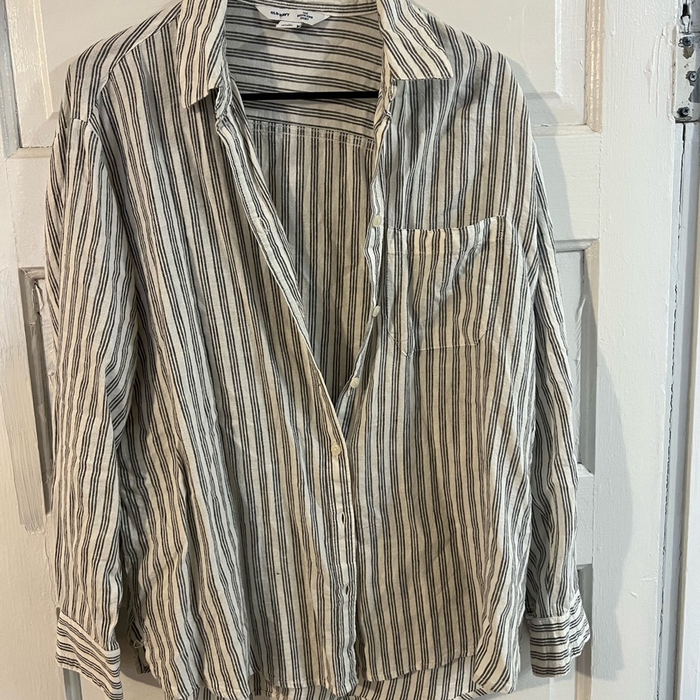 Old navy button down top